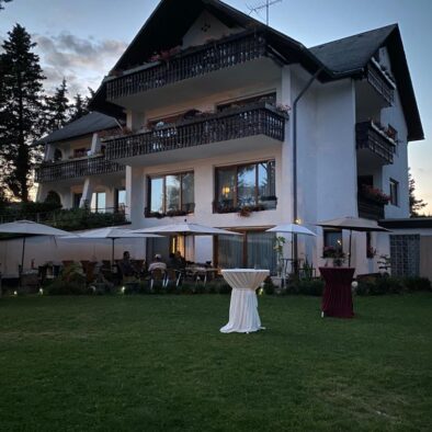 Hotel bei Sonnenuntergang